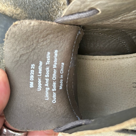 Men’s Banana Republic suede chukka boots size - 9 - Picture 3 of 4